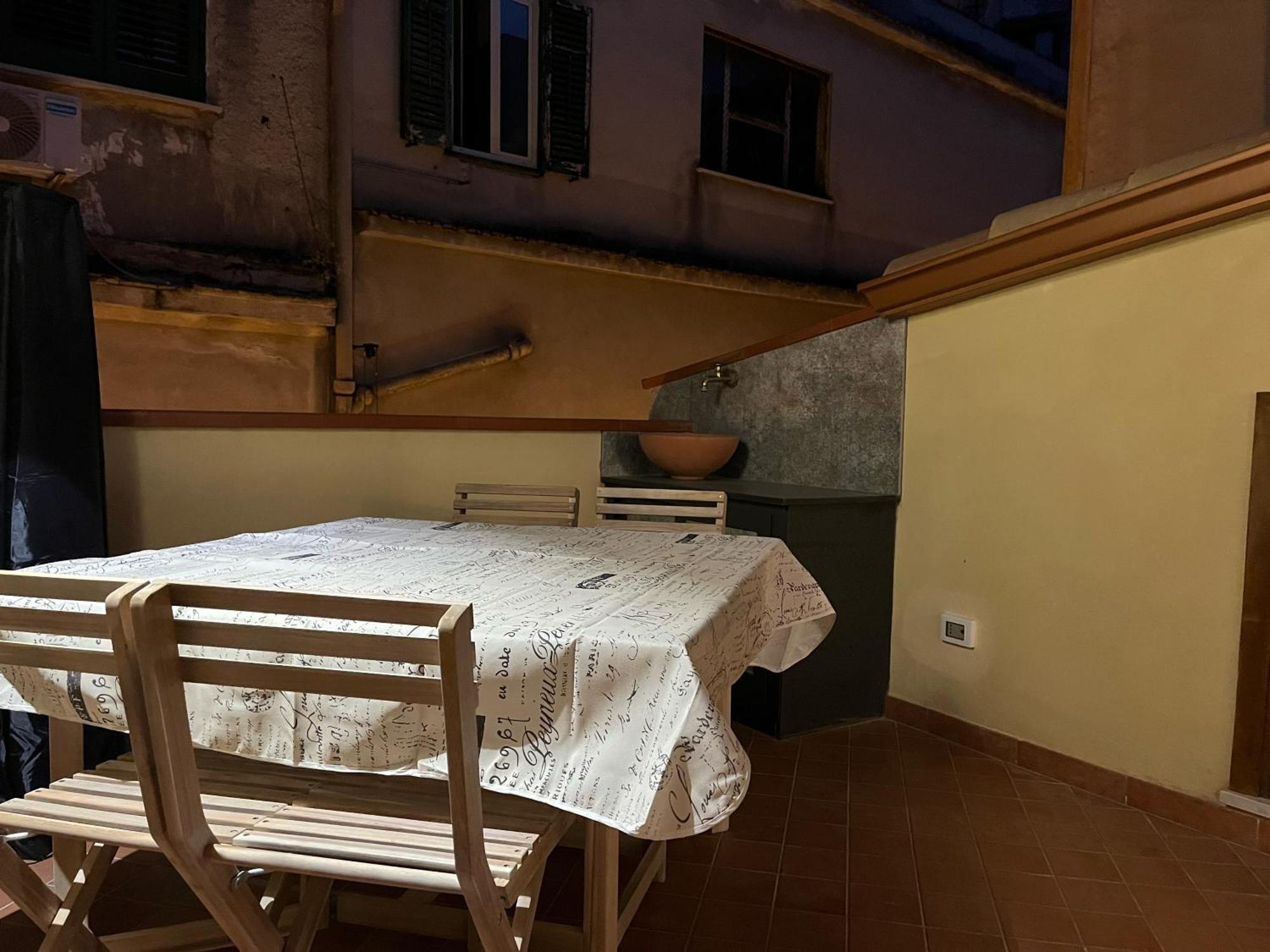Maquedino Holiday Home & Terrace - Cozy Central Loft Παλέρμο Εξωτερικό φωτογραφία